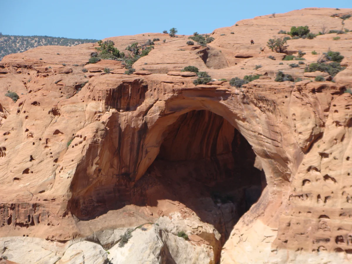 Cassidy Arch opening in a red sandstone cliff