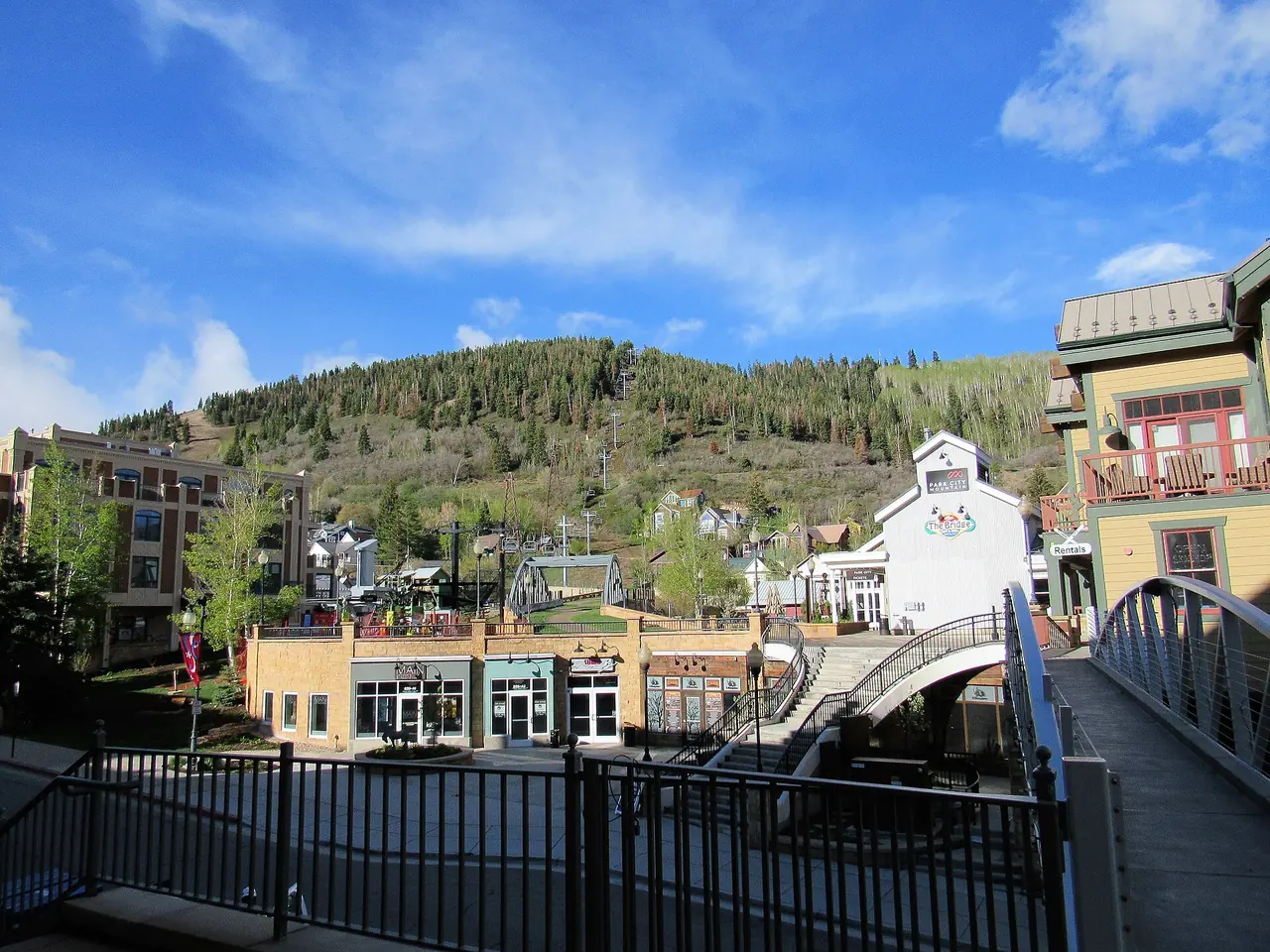 Old Town Park City with the Town Lift climbing toward the ski slopes behind