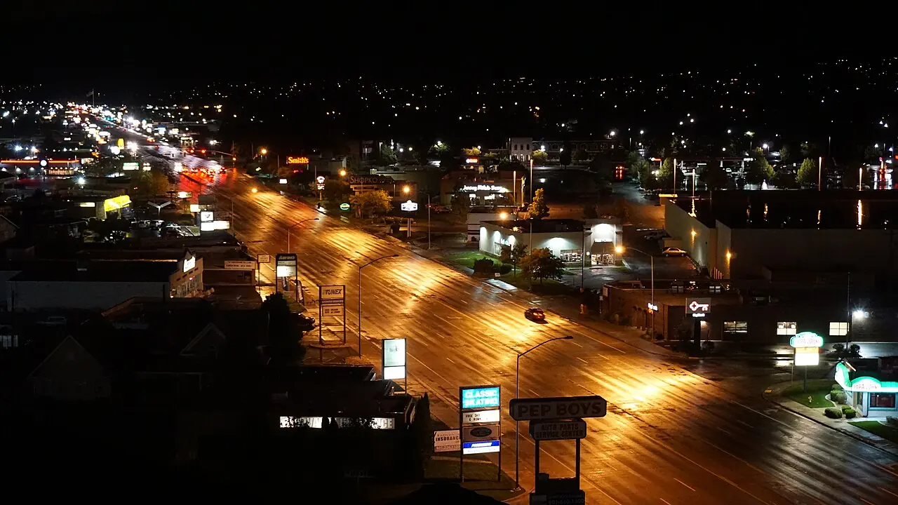 Traffic and streetlights in Orem at night