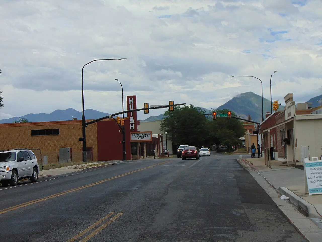 Utah Avenue through downtown Payson with mountains behind